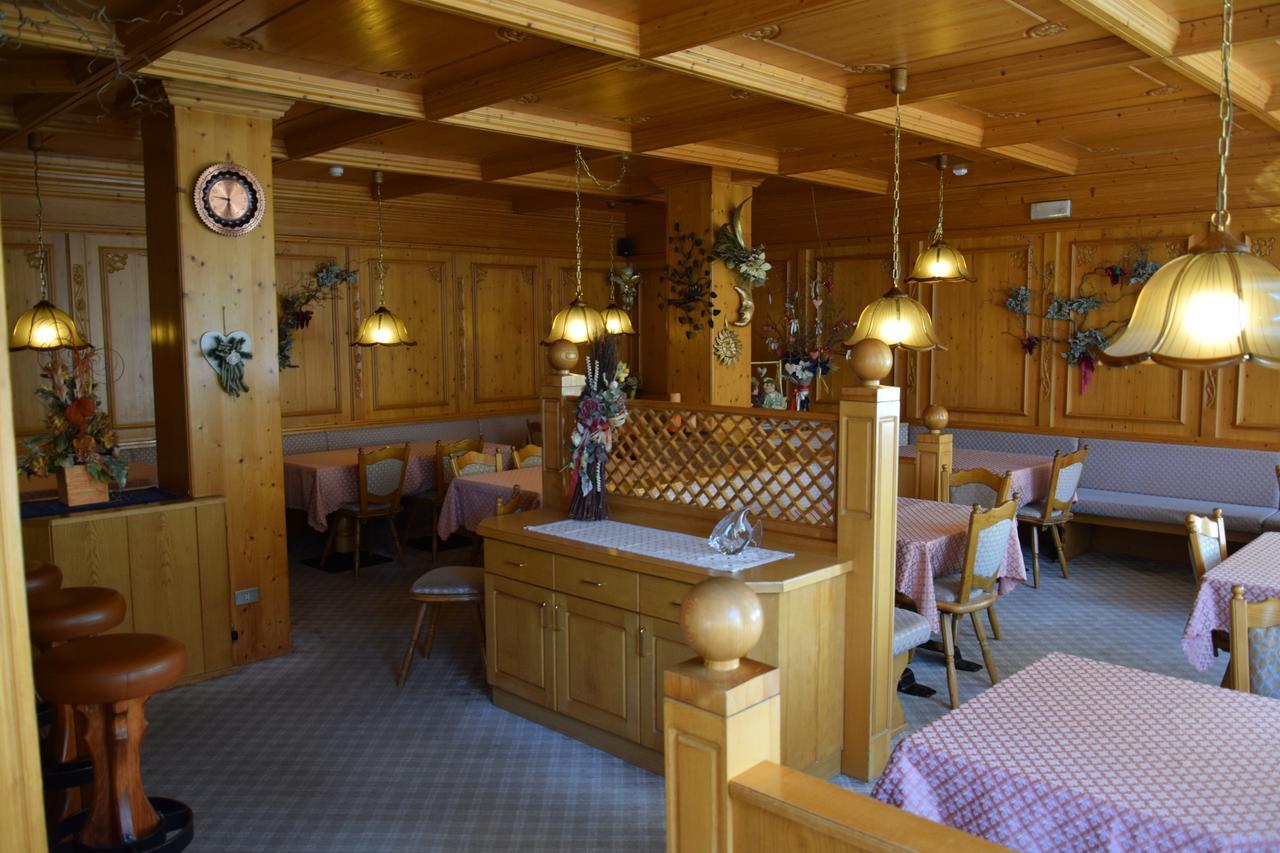 Hotel Alpenrose Alleghe Exteriör bild