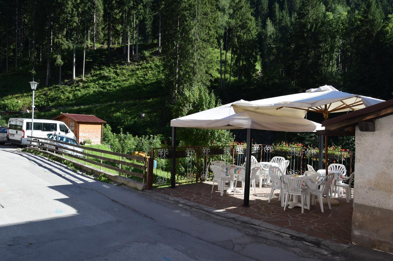 Hotel Alpenrose Alleghe Exteriör bild