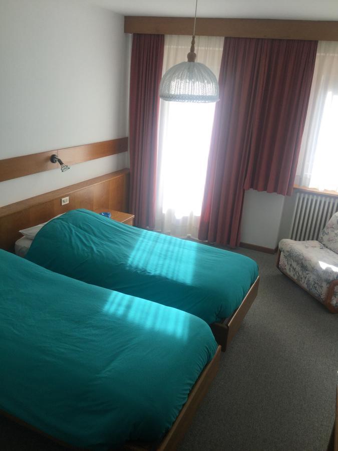 Hotel Alpenrose Alleghe Exteriör bild