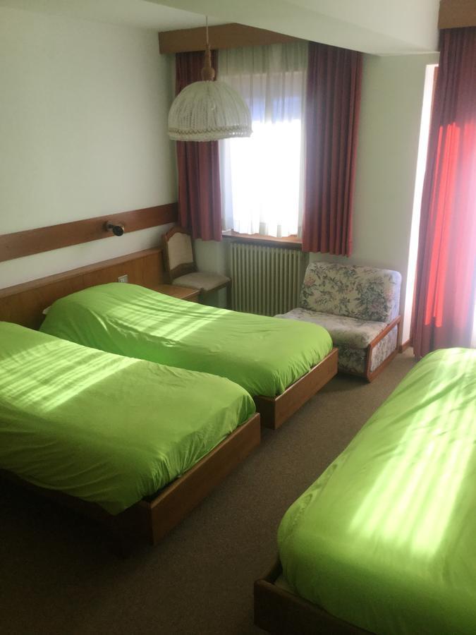 Hotel Alpenrose Alleghe Exteriör bild