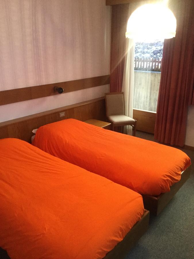 Hotel Alpenrose Alleghe Exteriör bild