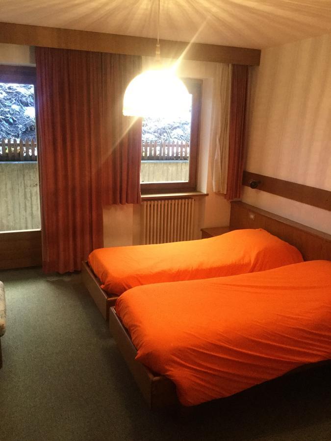 Hotel Alpenrose Alleghe Exteriör bild